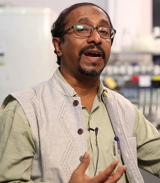 images/faculty-dir-large/2019/jaleel-large2.gif